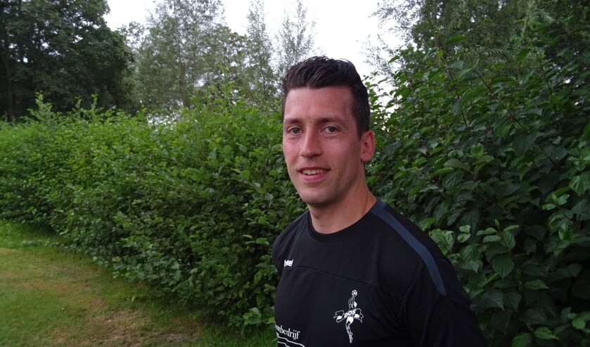Maarten van Brenk gaat bij DOS weer met veel plezier aan de slag met veel spelers en speelsters die hij kent vanuit zijn vroegere periode als jeugdtrainer.
