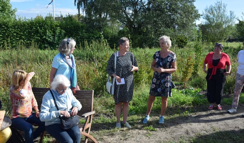 Wethouder Anne Brommersma zet de Biltse Biet in het zonnetje.