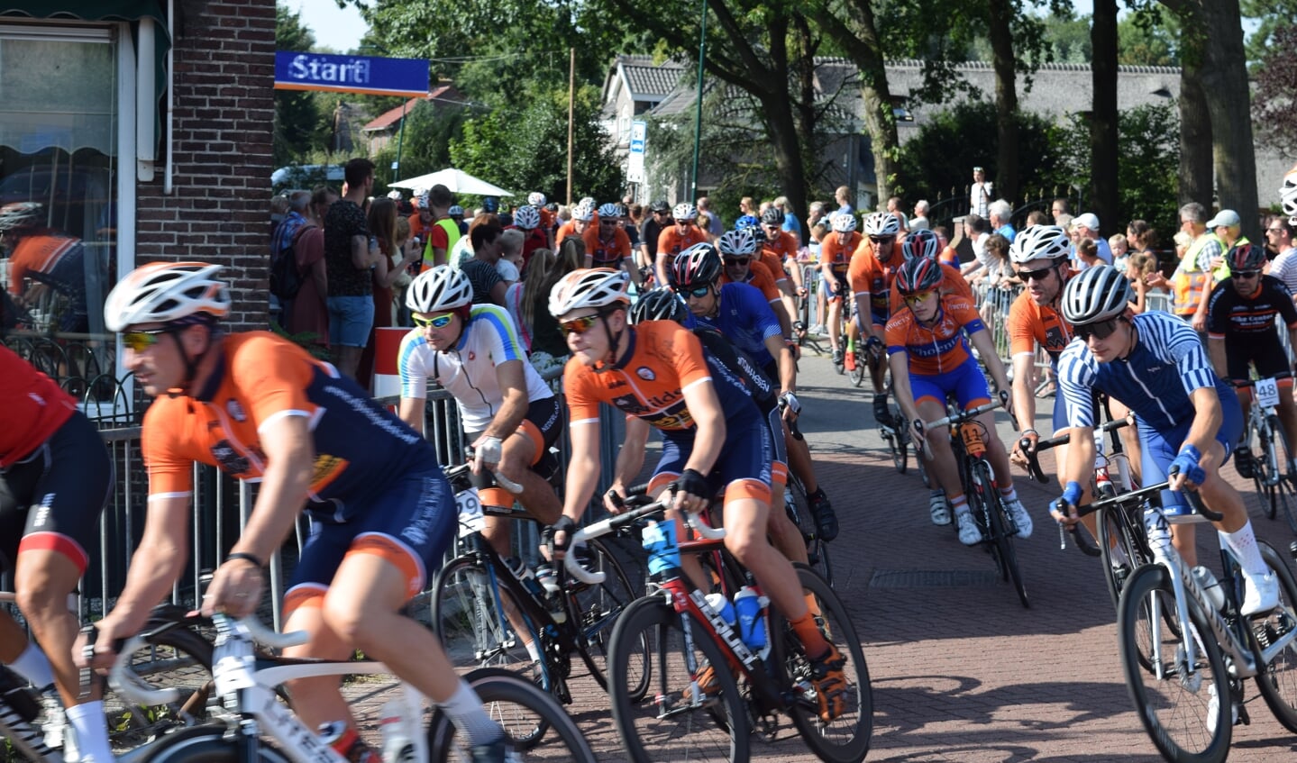 Het ging weer hard tijdens de Wielerronde. 