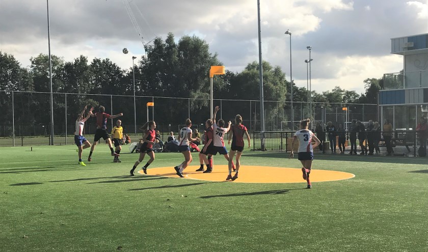 Nova verliest ondanks veel strijdlust