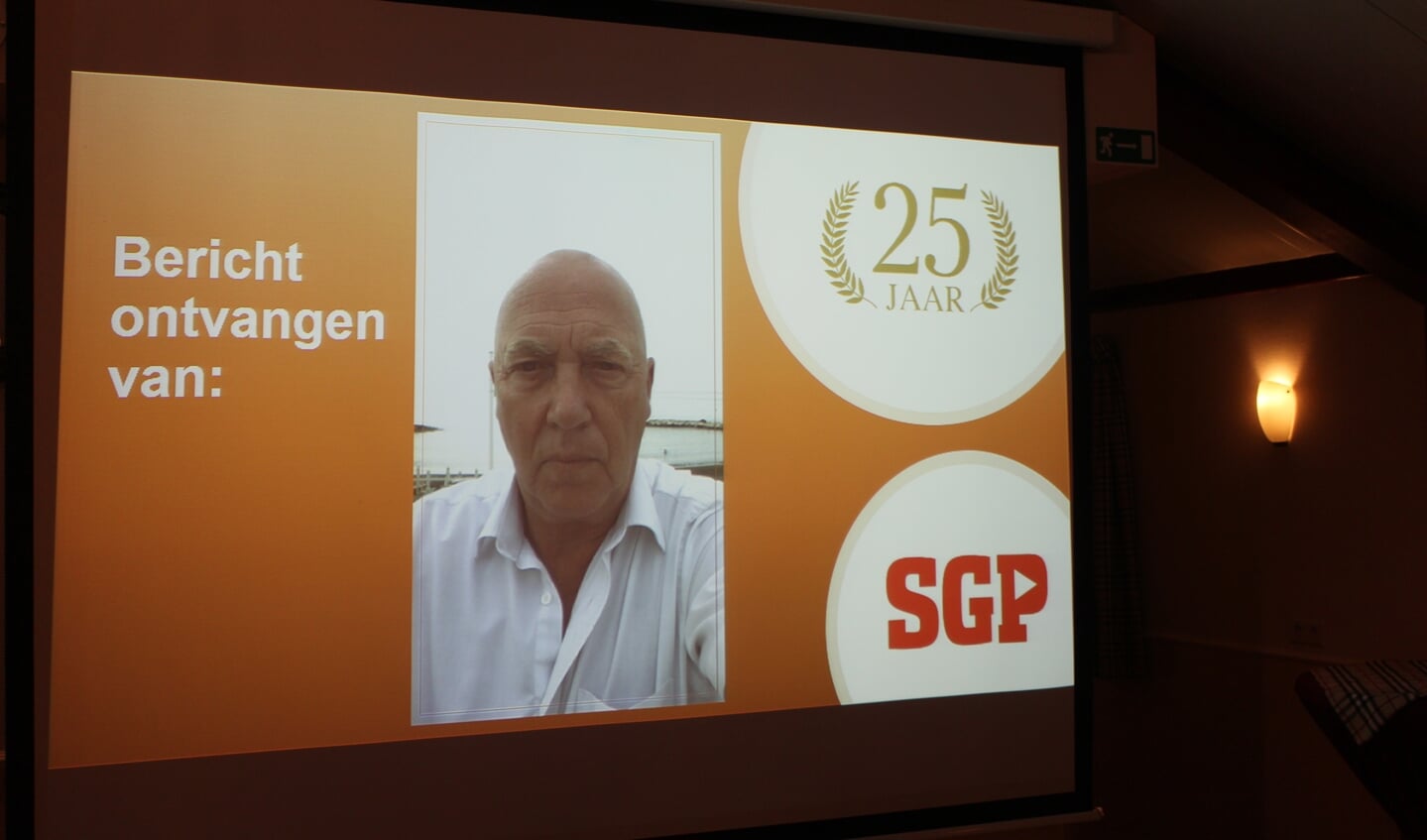 Voormalig wethouder Herman Mittendorff (PvdA) verwoordt in een videoboodschap zijn waardering en gelukwensen.