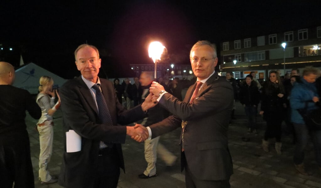 Op 22 november 2013 ontving voormalig burgemeester Arjen Gerritsen van de toenmalige SSW-directeur Ad van Zijl een laaiende fakkel waarmee Het Lichtruim werd overgedragen aan de Biltse bevolking.