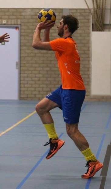 Bas de Jong, weer terug na een wedstrijdschorsing, scoorde 4 doelpunten.