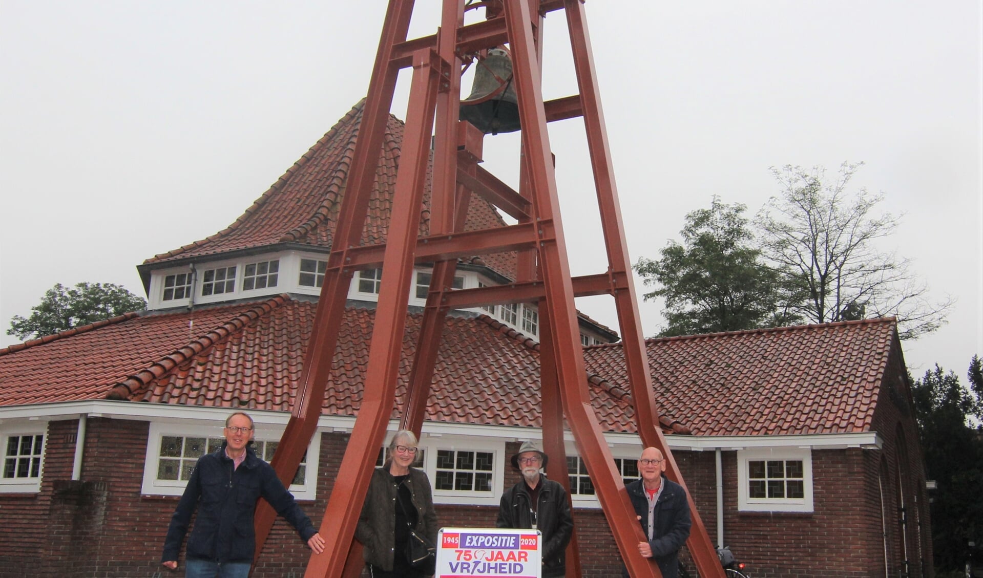 V.l.n.r. Piet Stammes (Centrumkerk), Ellen Drees, Donald Noorhoff en Marcel Jansen (allen Historische Kring).