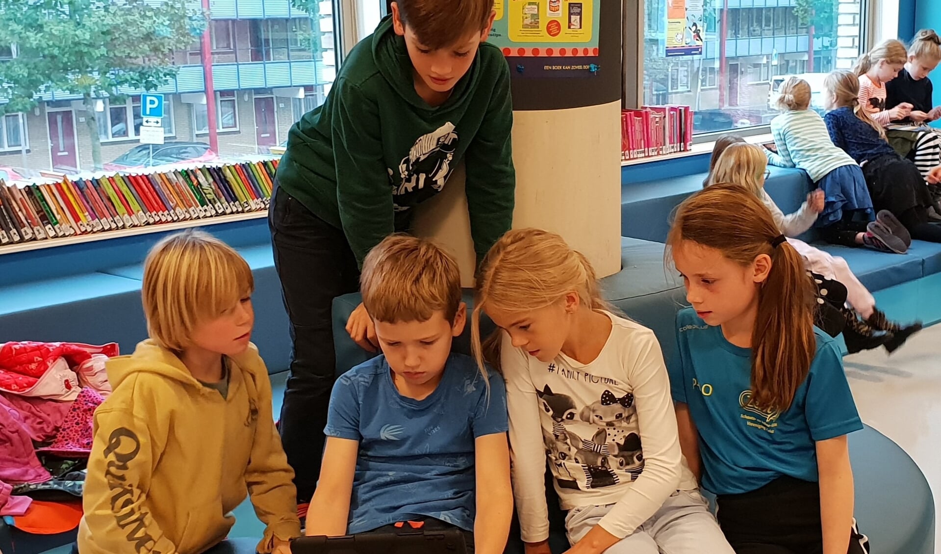 De leerlingen van groep 5/6 van de basisschool De Werkplaats ging op maandag 28 september naar de Bilthovense Bibliotheek.