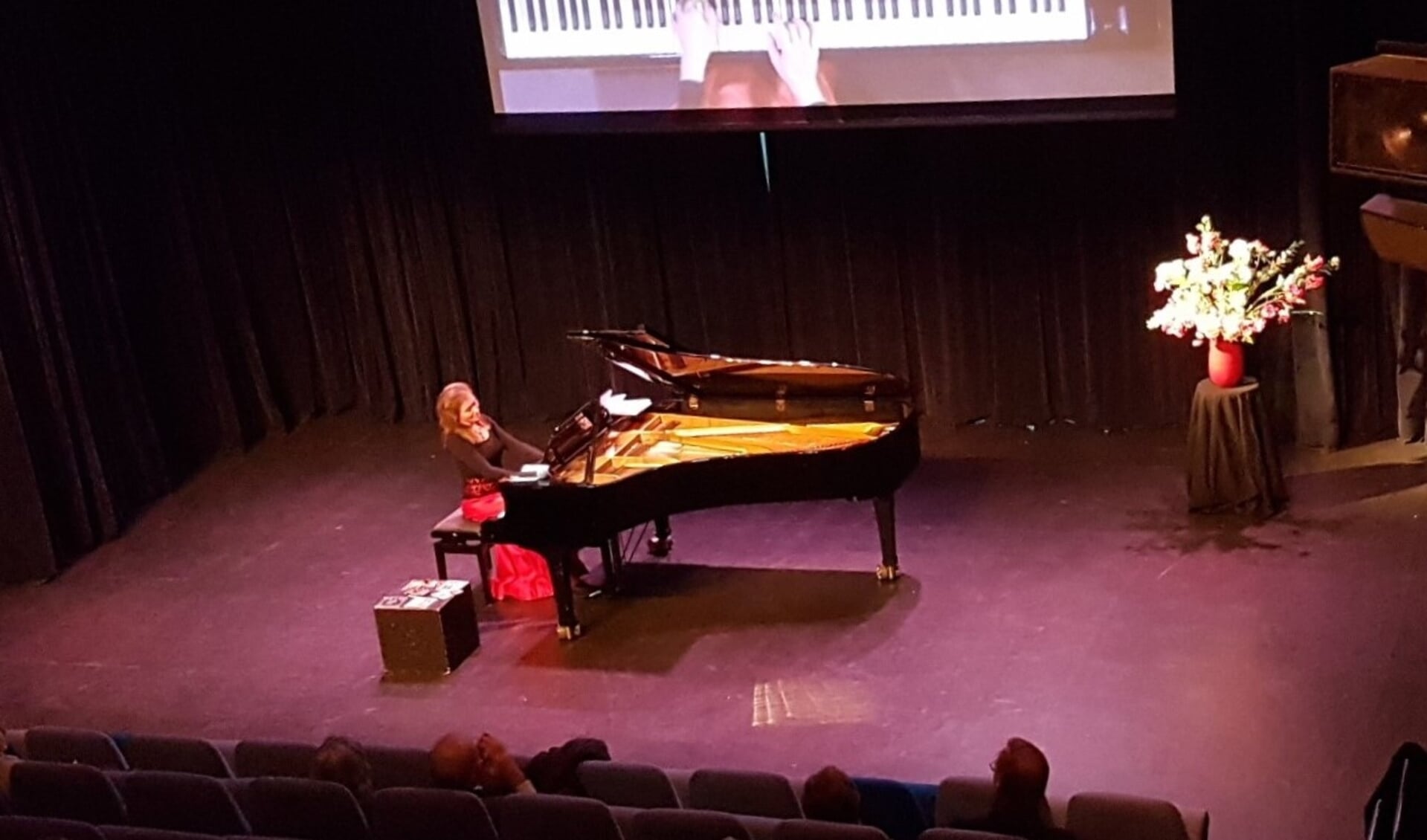 Pianiste Ksenia Kouzmenko presenteert haar Tsjechische kerst-cd in Het Lichtruim.