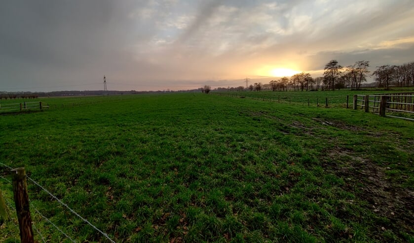 Het verkochte betreft het perceel agrarische cultuurgrond gelegen nabij het Oostveensepad te Maartensdijk ter grootte van circa 6 hectare en 92 are.