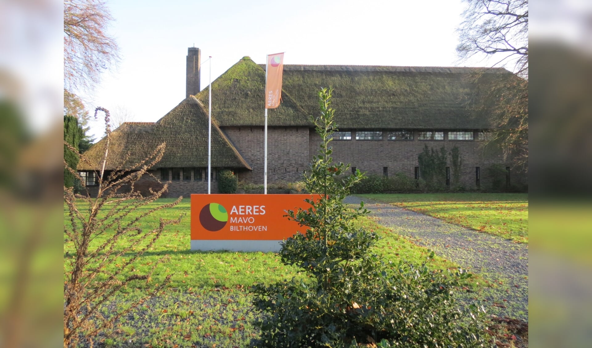 De school vanaf de Soestdijkseweg die per 1 augustus 2021 de deuren sluit.