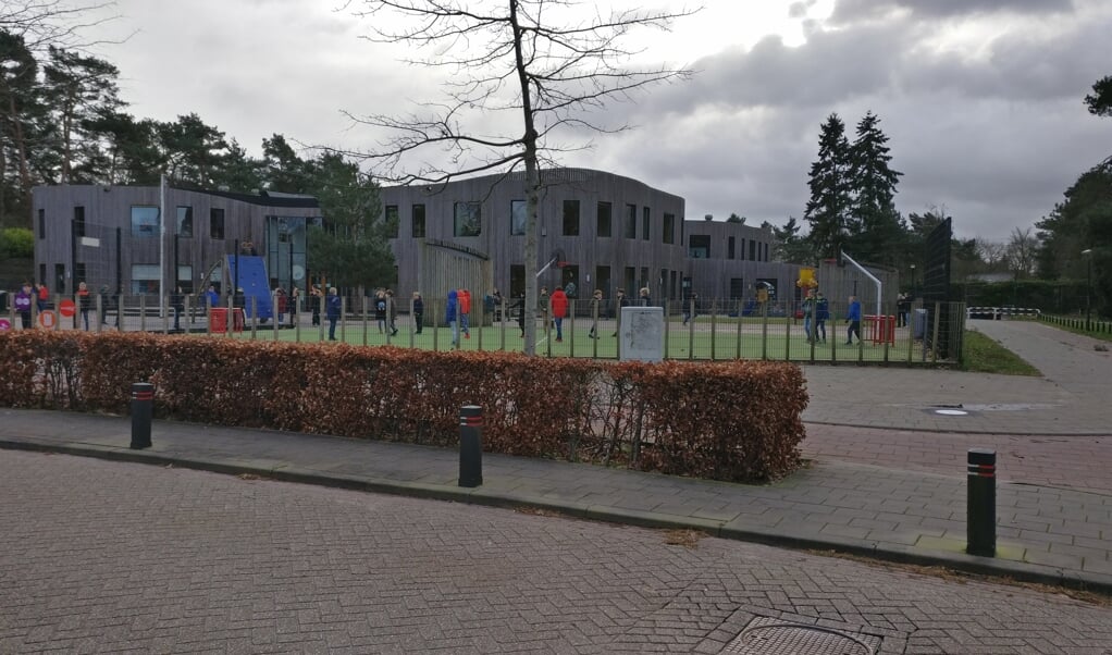 De nieuwe Theresiaschool (bouw 2008) had met de opbrengst van de oude school gefinancierd moeten worden.