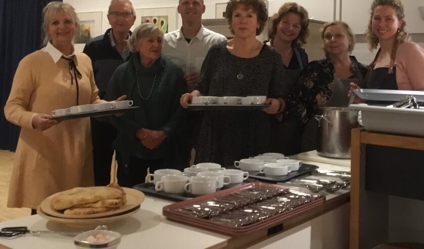 Vrijwilligers Mieneke, Dirk, Bertien, Henny, Elke, Brigitte, Marianne en Irene (v.l.n.r.).