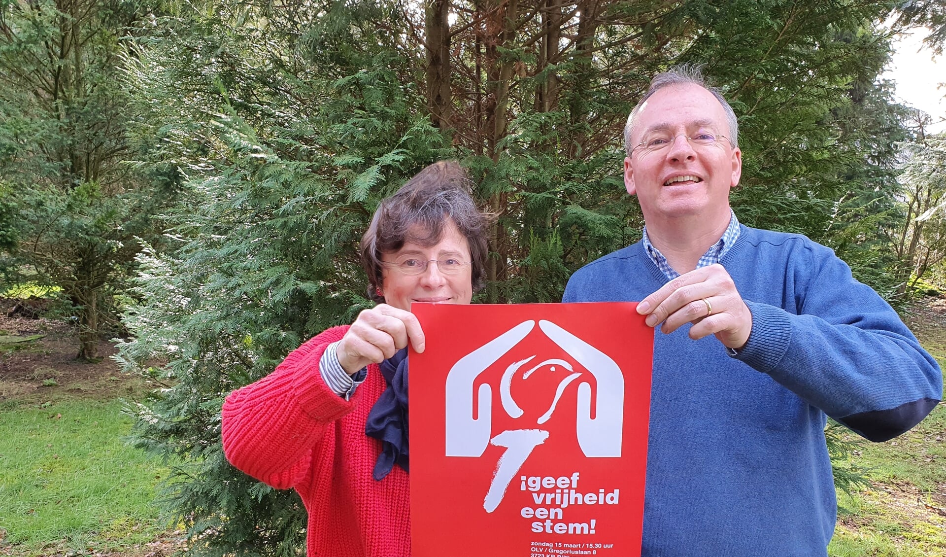 Ds. Harold Oechies (r) en Nicole Buijtendijk organiseren '75 jaar bevrijding van Nederland'.