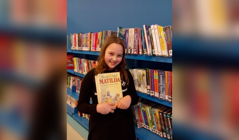Inanna Baelde Jansen (Het Zonnewiel Vrijeschool De Bilt) leest uit Matilda van Roald Dahl.
