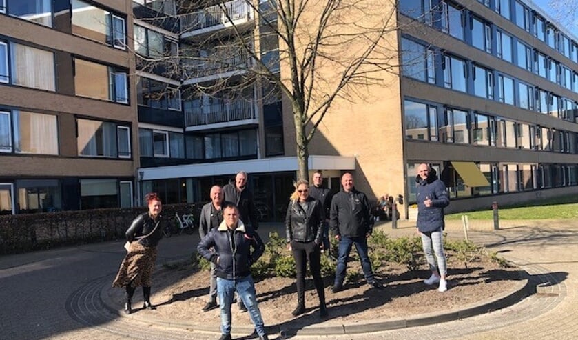 Muziek op het plein bij De Bremhorst.