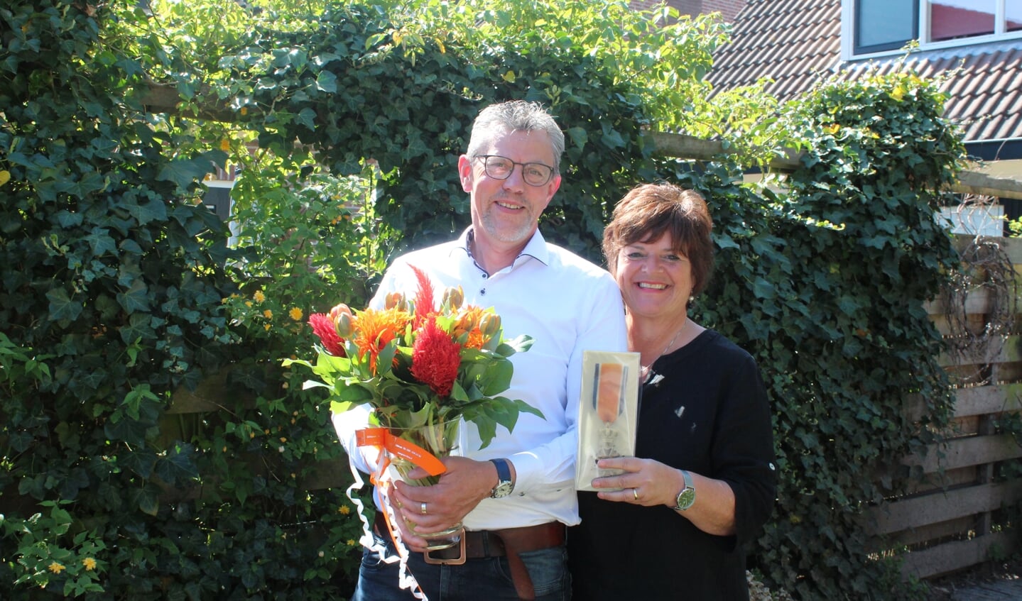 Matthijs Johan Groot werd Lid in de Orde van Oranje Nassau vanwege 38 jaar vrijwillig brandweerman post Tienhoven/Westbroek, waarbij hij zich heeft opgewerkt tot Brandmeester; hij was van 2003 tot 2015 postcommandant en verrichtte verder vrijwilligerswerk bij korfbalvereniging D.O.S. (W), bij de Wielerronde Westbroek en bij de Ned. Herv. Kerk aldaar.