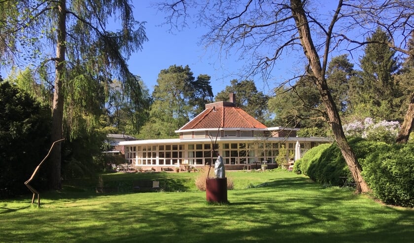 Een voorbeeld(-vraag): Waar staat dit rijksmonument? (foto), Wanneer is de huidige gemeente De Bilt ontstaan? Wanneer kreeg Bilthoven een station? Dit en vele andere vragen vind je in dé quiz over de gemeente De Bilt!