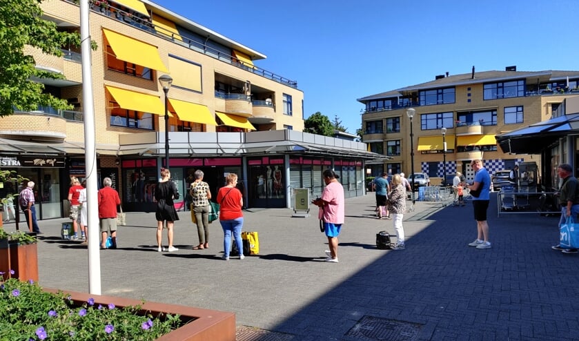 Ook op het Maertensplein kun je veilig in de rij staan.