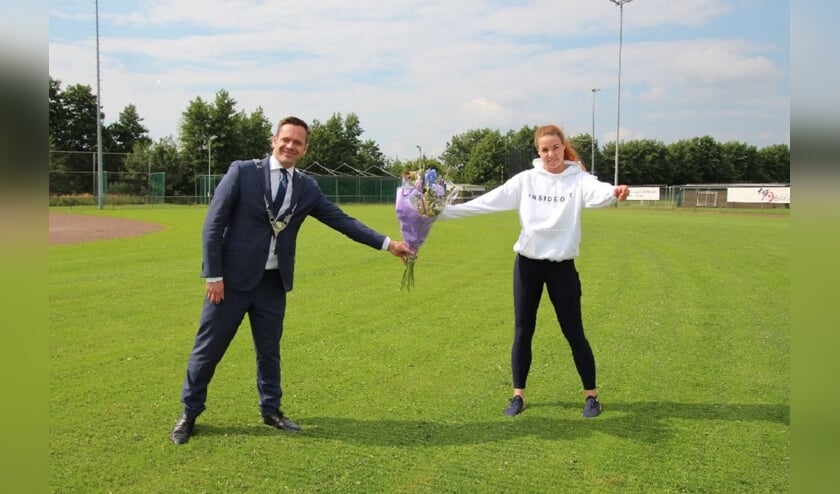 Bij de honk- en softbalvereniging Centrals verzorgt Eva Voortman met haar pitching academy in de zomerperiode pitchertrainingen.