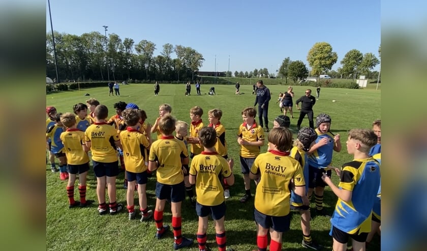 Genieten van de wedstrijd als je door de Rugby poort loopt na afloop van je wedstrijd.