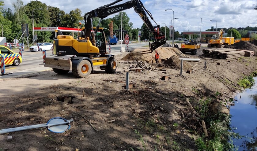 Er wordt hard gewerkt aan de aanleg van de faunapassage. (foto Henk v.d. Bunt)