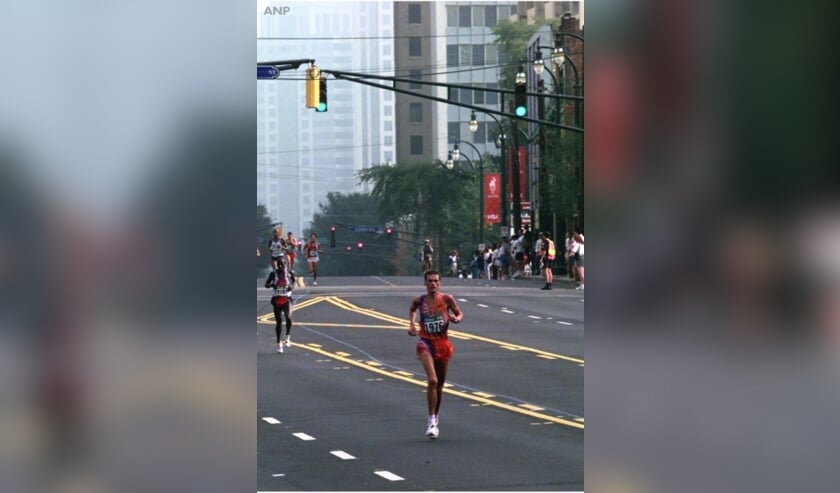 Bert van Vlaanderen in actie op olympische marathon in Atlanta 1996.