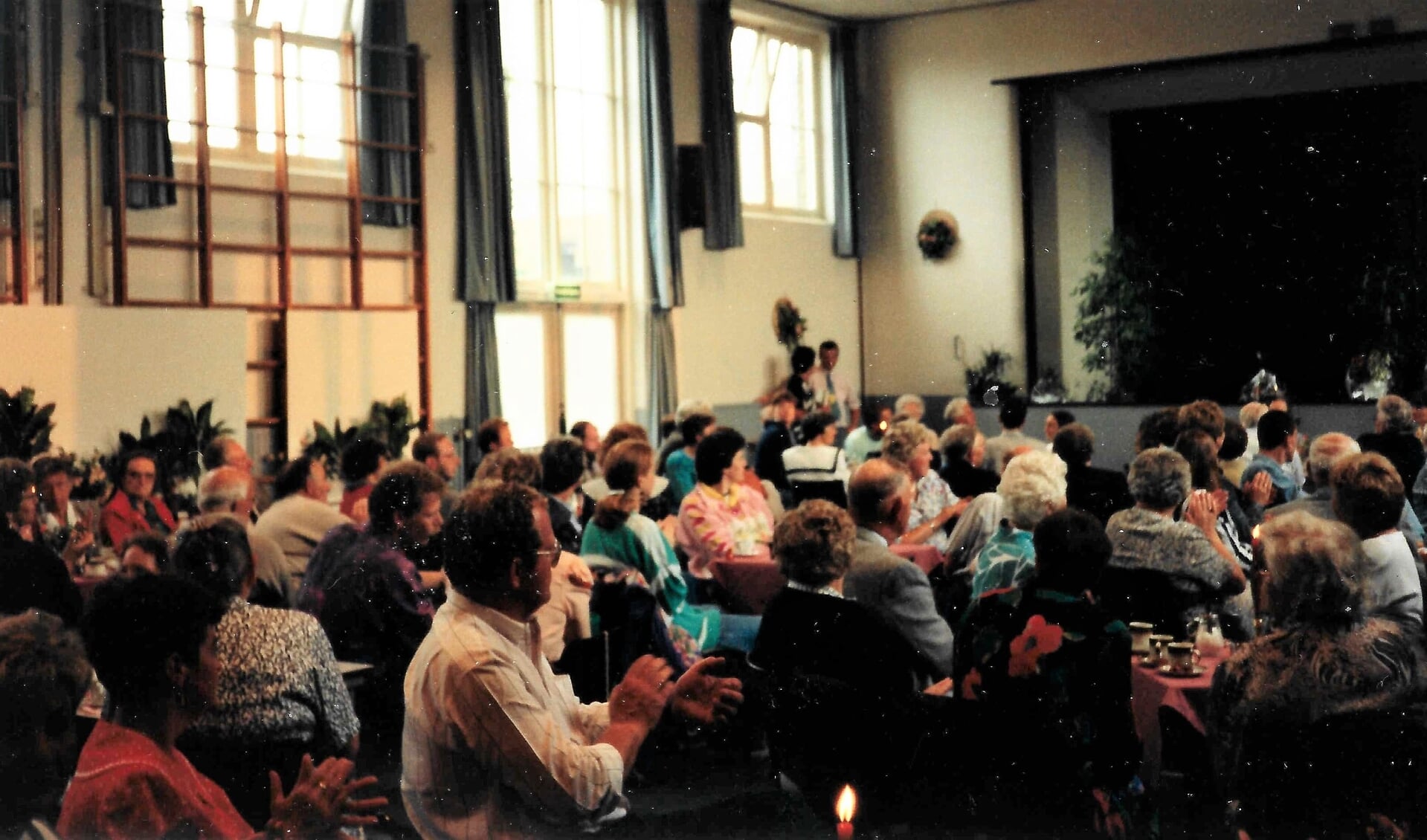 Feest in het Dorpshuis ooit een wekelijkse gebeurtenis. (foto Corrie van der Tol 1992)
