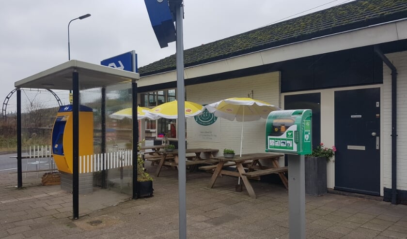 Station Hollandsche Rading heeft een AED.