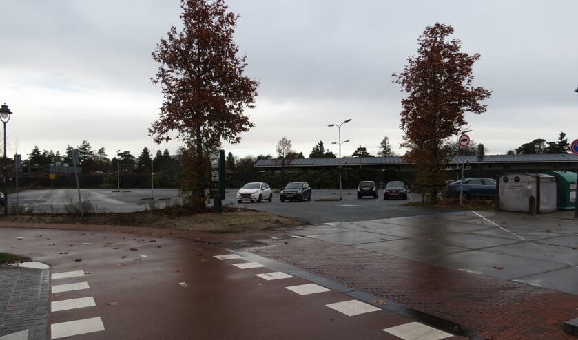 <p><em>Ook de parkeerplaats bij het station maakt deel uit van de spoorzone.</em></p>