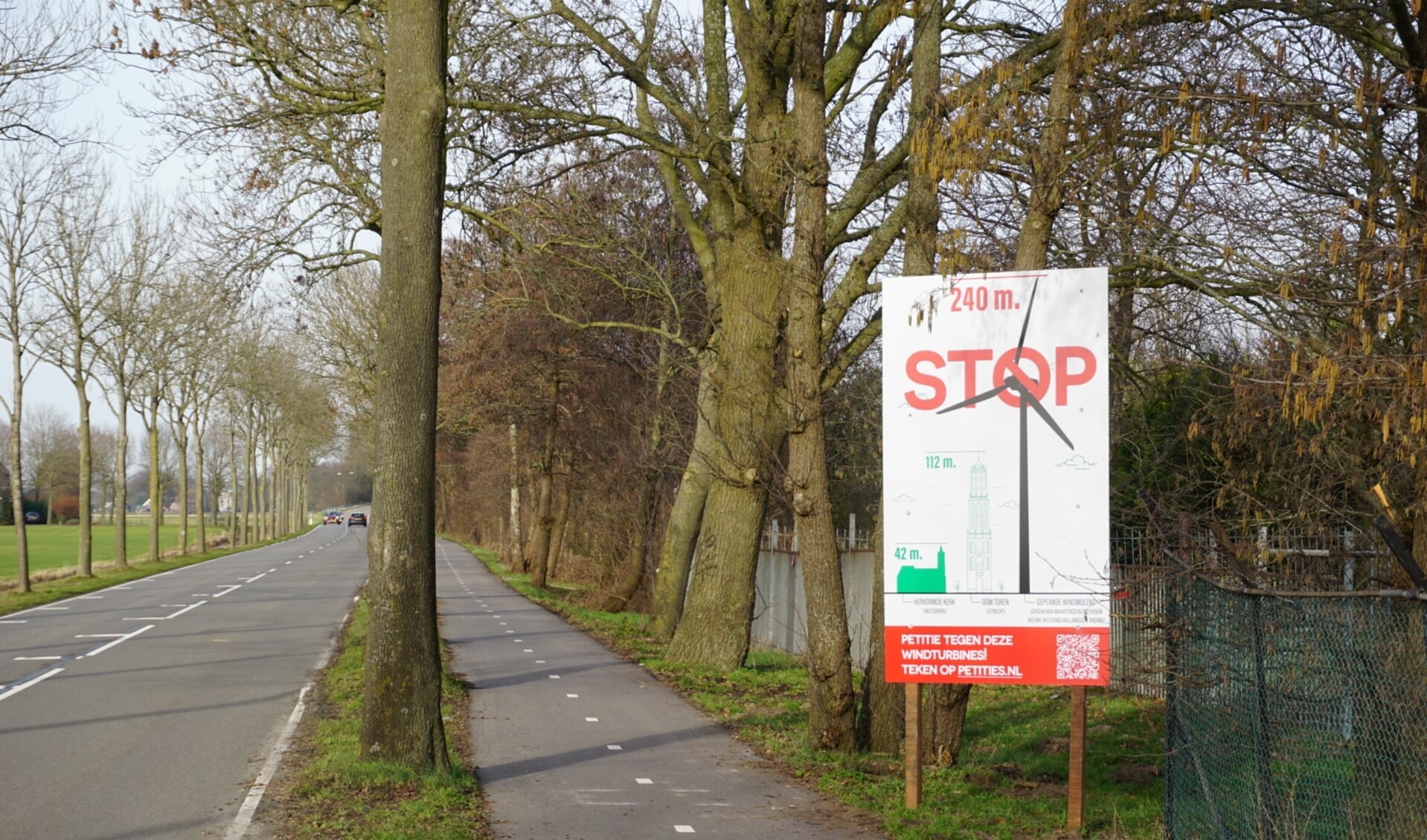 Met 1036 handtekeningen strijden de actievoerders tegen windturbines in Groenekan, de Nieuwe Wetering, Bilthoven voort