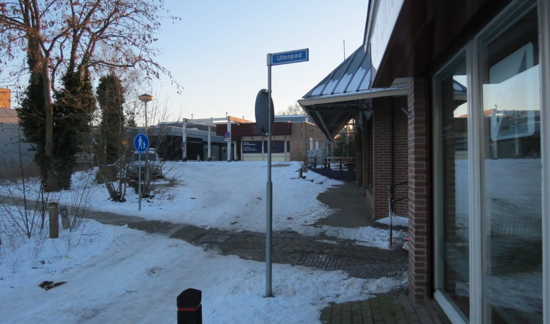 Het Uilenpad dat toegang geeft tot De Kwinkelier.