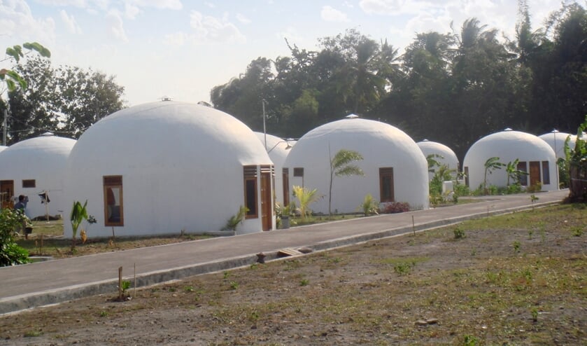 Aardbevingsbestendige woningen op Midden-Java.