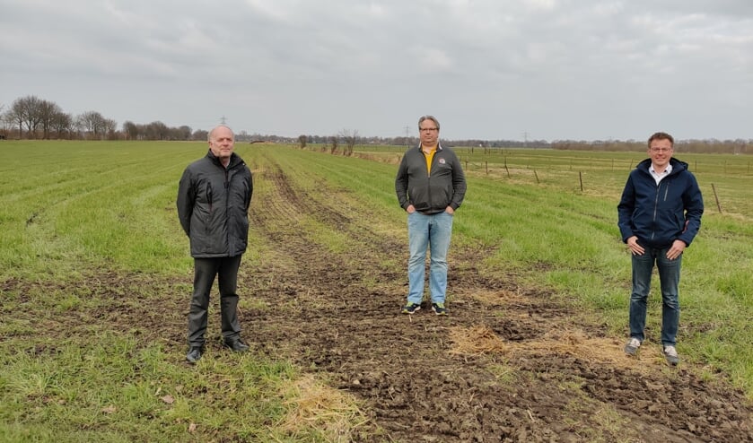V.l.n.r. Peter Janssen (Stichting Behoud Prinsenlaantje en Ommelanden), Sander Maatman (Stichting Behoud Slagenlandschap Maartensdijk-Oost) en Frank Mulder (Bewonersvereniging Maartensdijk-Zuid).