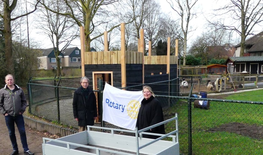 Dankzij een gulle gift van de Rotary De Bilt-Bilthoven kon de defecte aanhanger voor een mooie nieuwe vervangen worden.