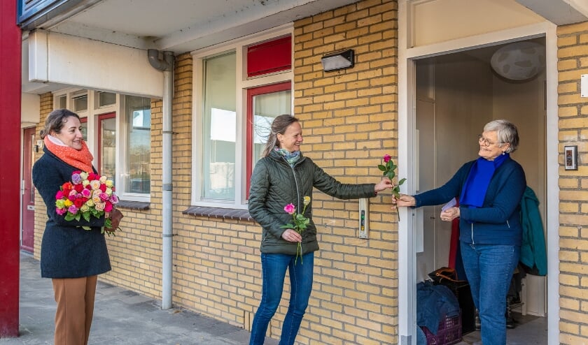Samen voor De Bilt Rozenactie WijkGeluk. Foto: Hans Lebbe / HLP images