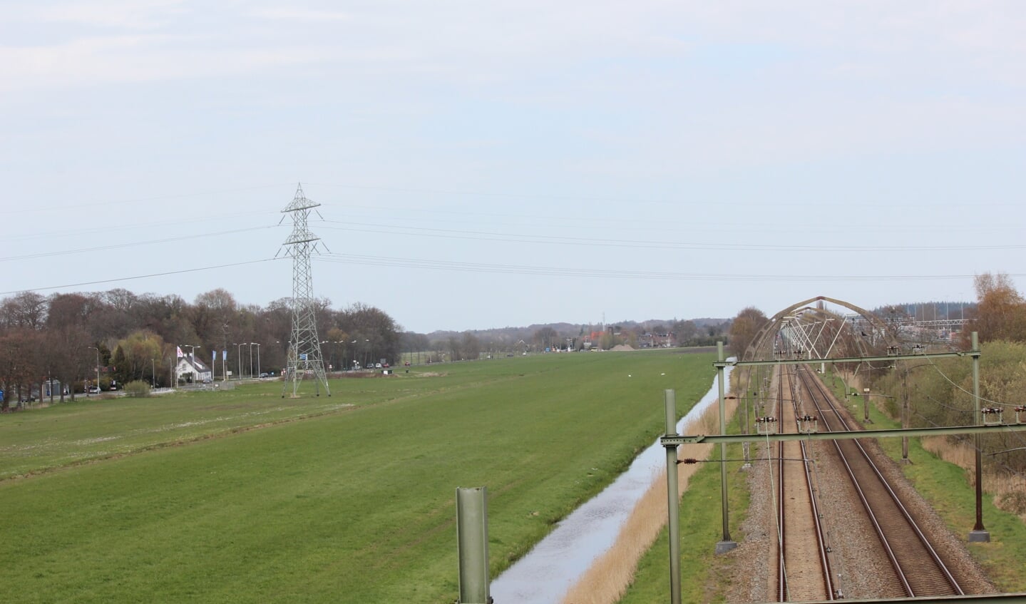 De oude monumentale spoorbogen zorgen voor commotie in combinatie met de plannen voor het zonnepark aan de Kon. Wilhelminaweg.
