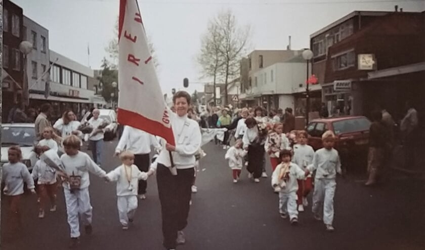 <p><em>In de jaren 70 was de wandelafdeling actief. Hier als deelnemer aan een Avondvierdaagse in die periode in De Bilt</em></p>