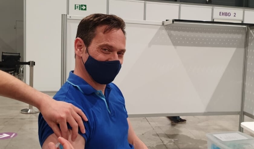 Burgemeester Potters roept iedereen op zich te laten vaccineren.