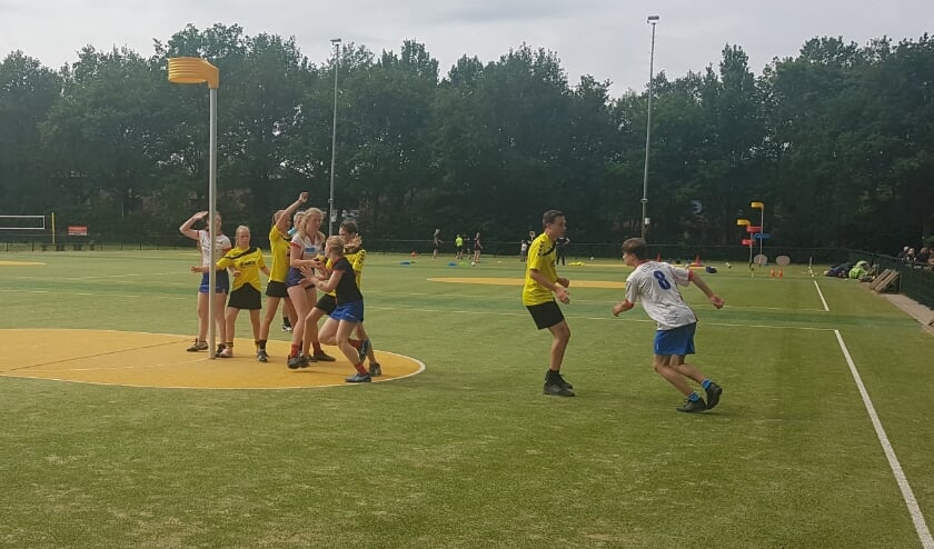 De jeugdteams van Nova spelen een kleine officiële competitie voor de zomer.