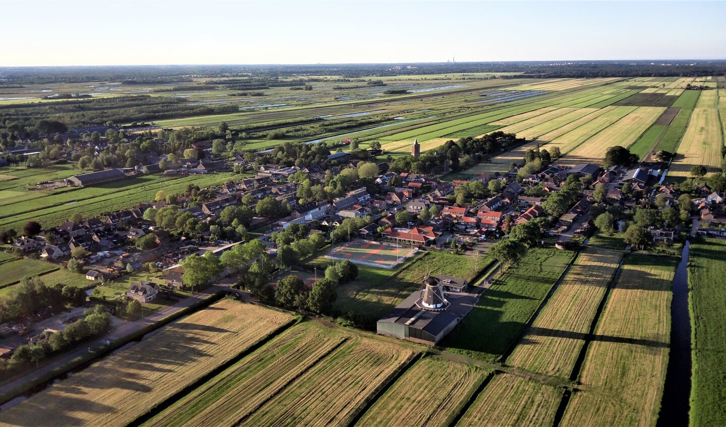 Herkenbaar beeld van Westbroek vanuit de lucht. (foto Arne Scholten)