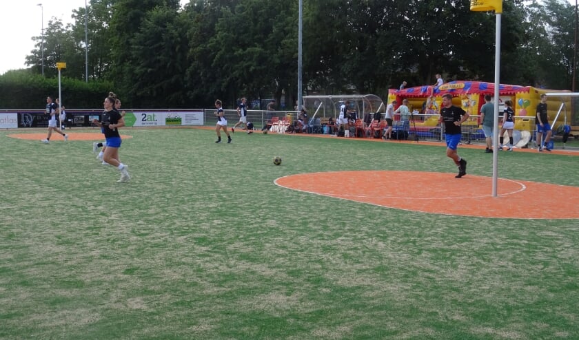 Dos in actie op het nieuwe veld.