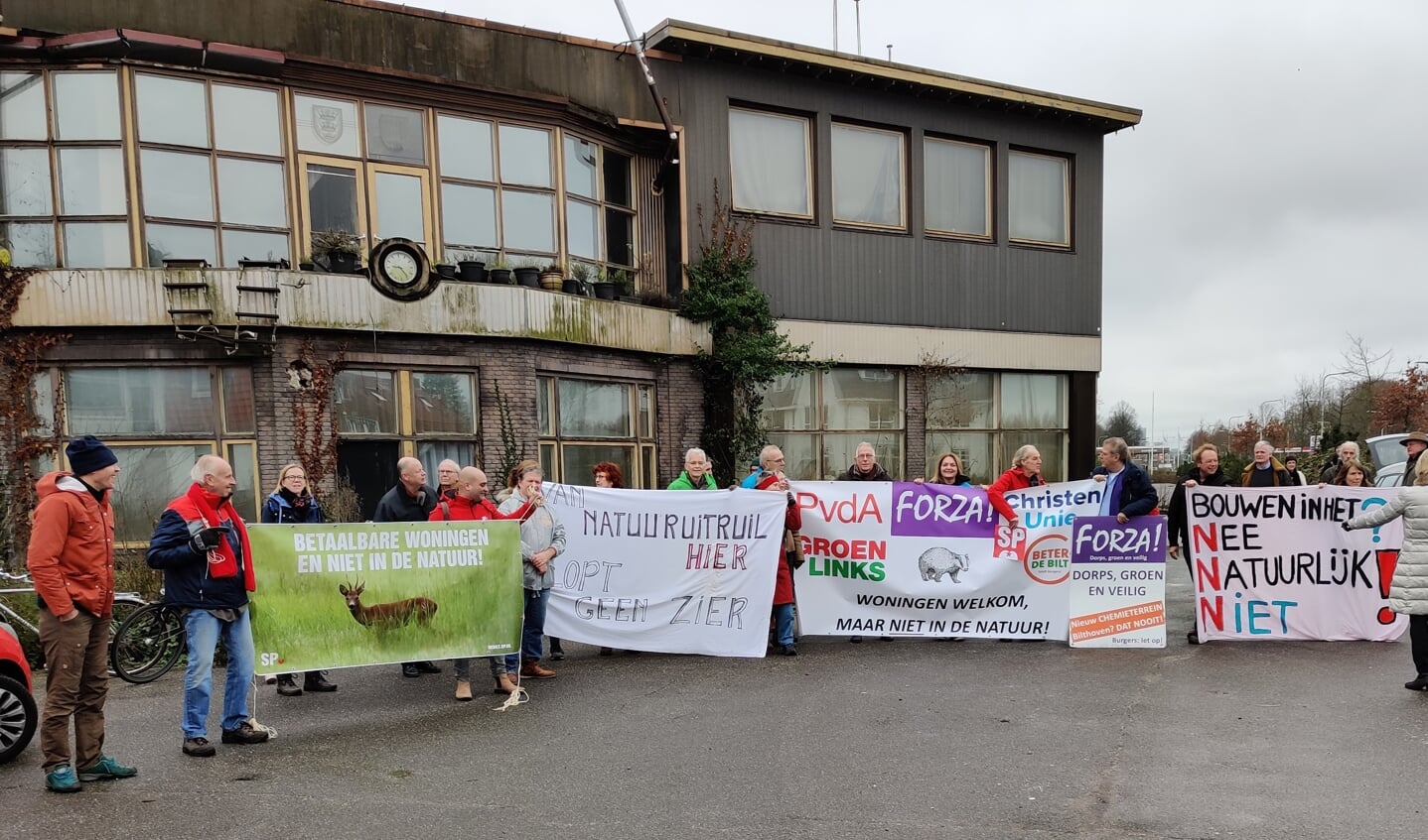 Protest tegen bouwen in de natuur op het Hessingterrein in De Bilt.