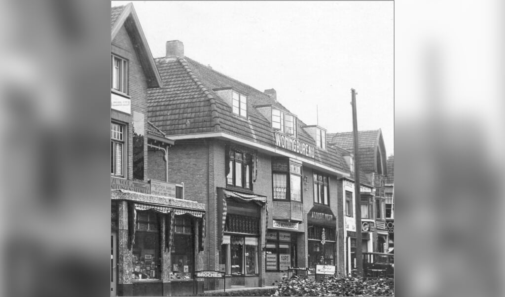 Emmaplein 12-18 voor 1934. Foto: Historische Kring d’Oude School)