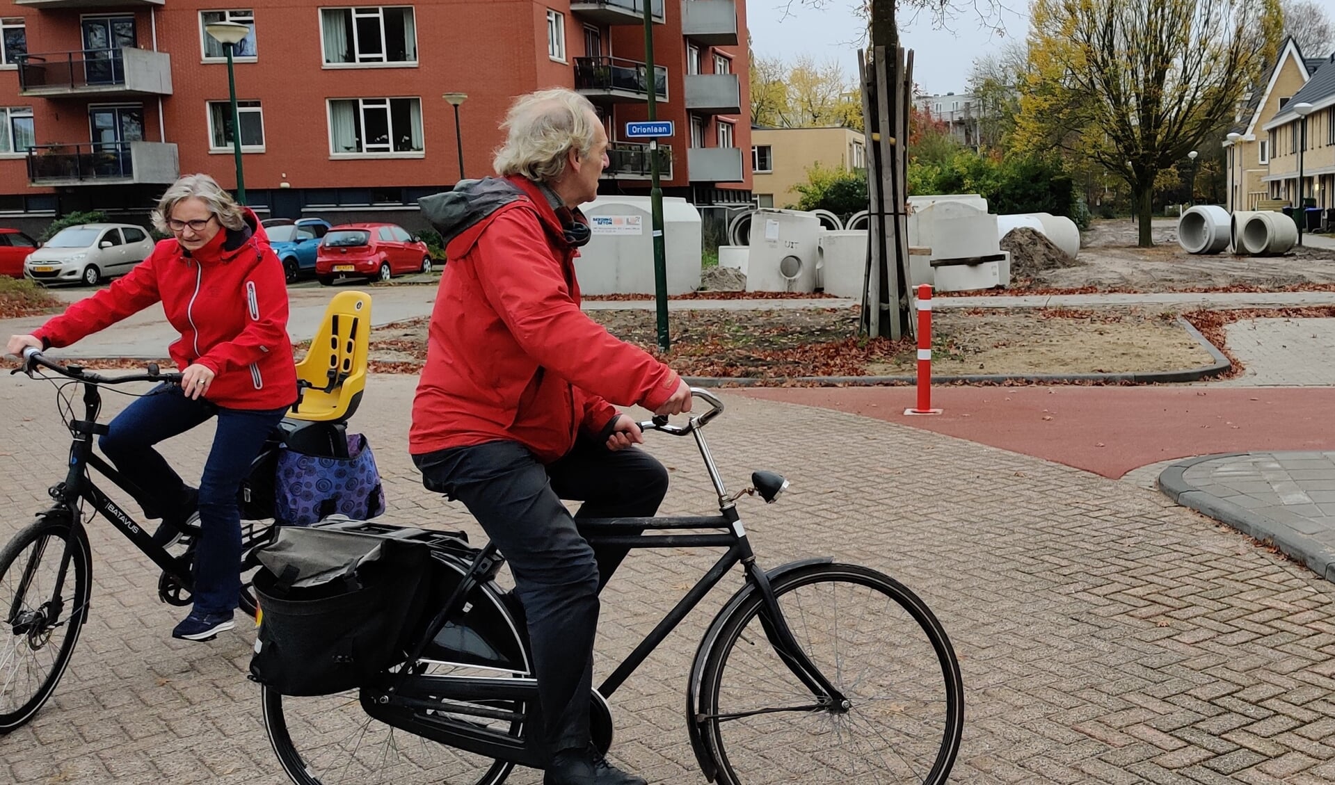Gabriëlle Dijkstra en Frans de Ruiter willen graag weten wat er leeft onder fietsers in de gemeente De Bilt.