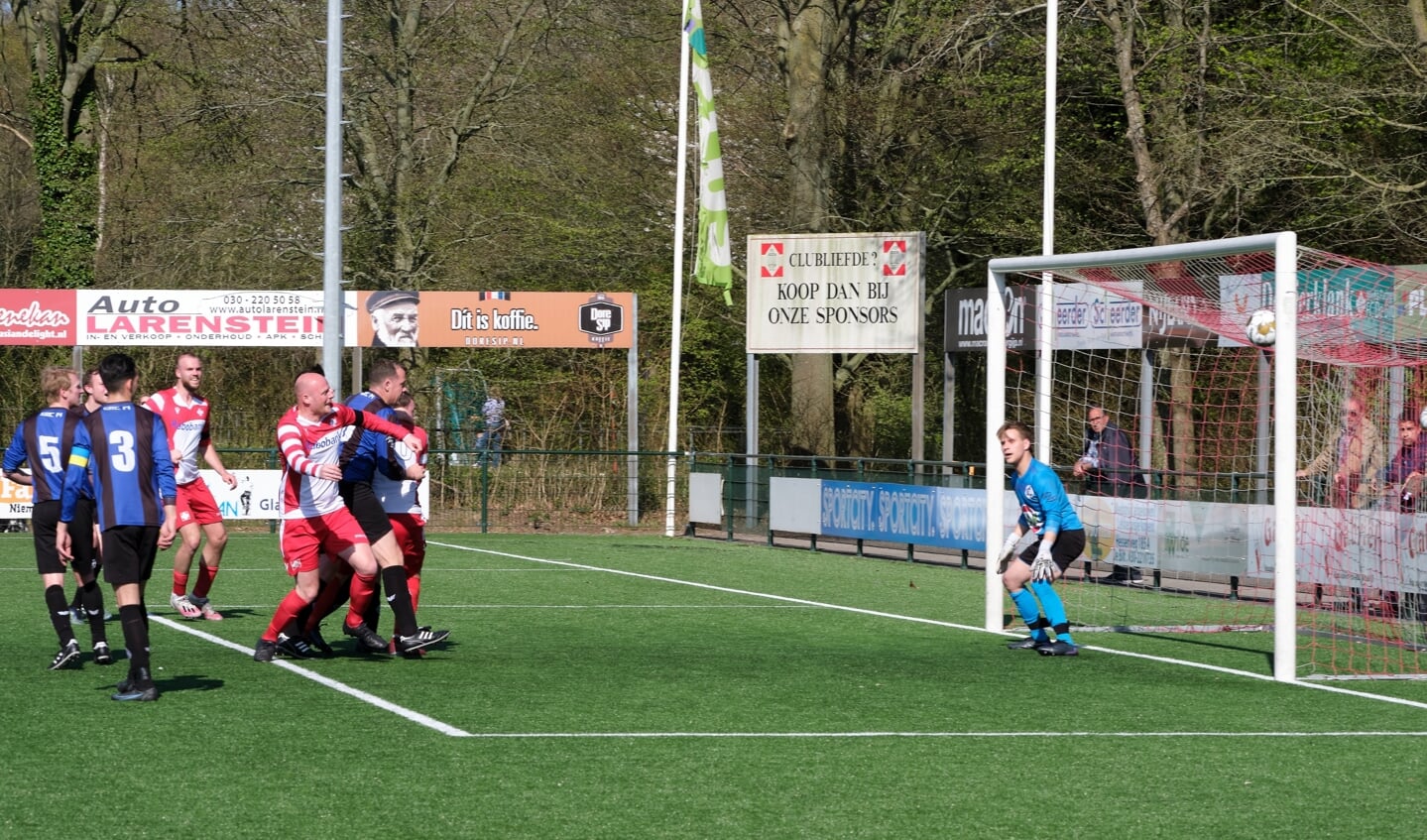 Joey Koetsier scoort.
