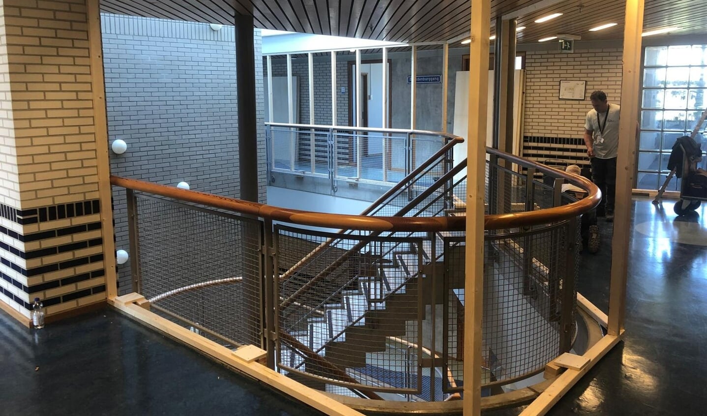 De bovenste verdieping van het gemeentekantoor wordt ingericht.