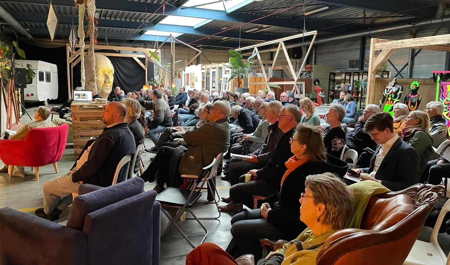 Op 11 april was er een drukbezochte bijeenkomst van Wijkraad De Leijen. 