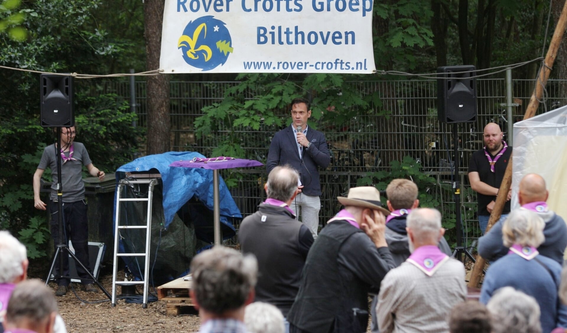 Burgemeester Sjoerd Potters was bij de viering van het 75+2- jarig bestaan van Scouting de Rover Crofts Groep aanwezig en hield een korte toespraak over scouting in De Bilt. 