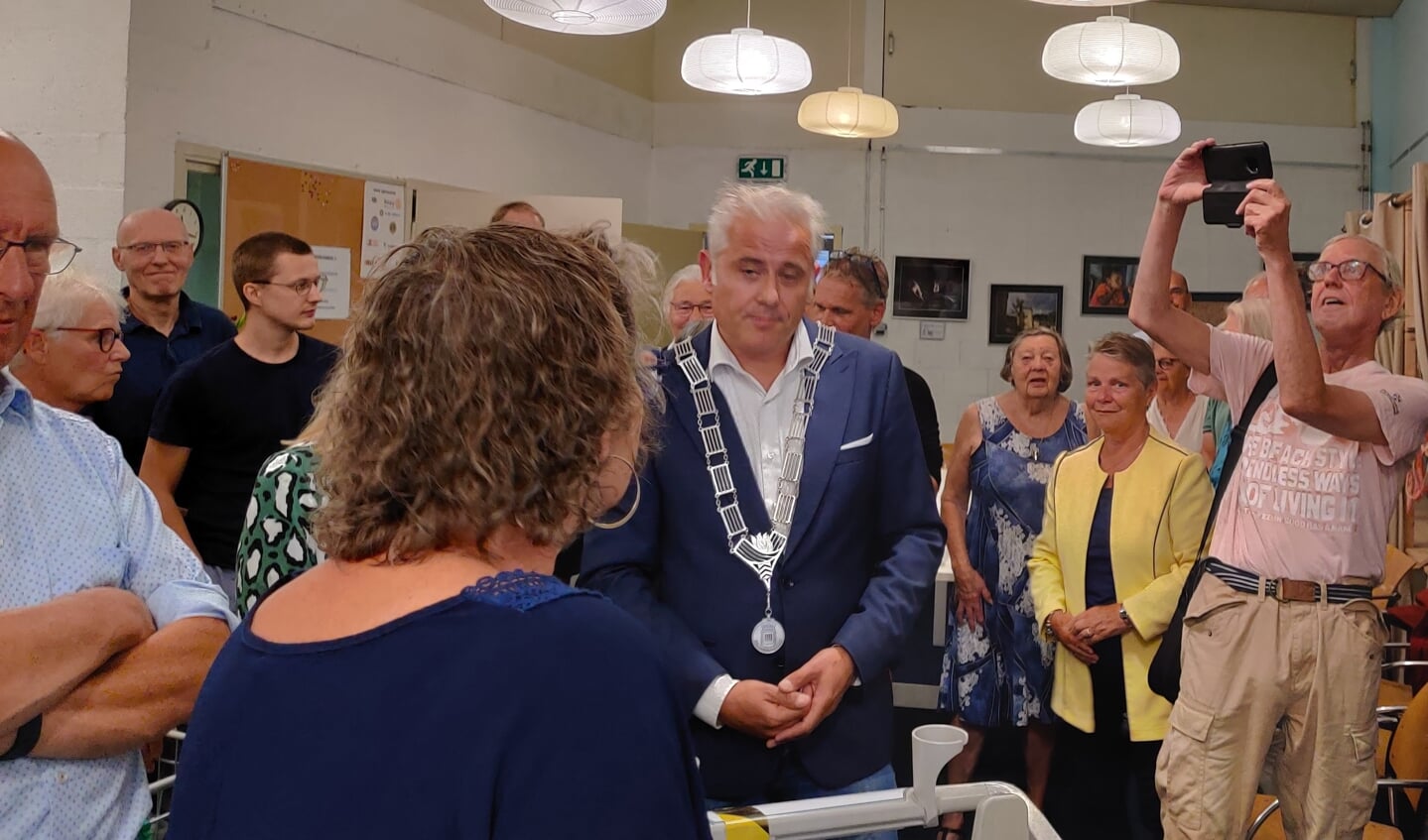 Krischan Hagedoorn: ‘Het college van De Bilt feliciteert de Voedselbank met het nieuwe concept en bedankt iedereen hartelijk voor al het goede werk in de afgelopen en komende jaren’.