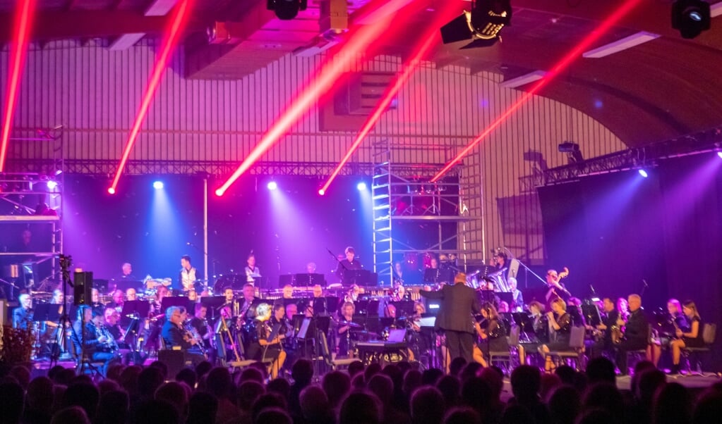 Een concert van KBH levert een podium vol muzikanten op. 