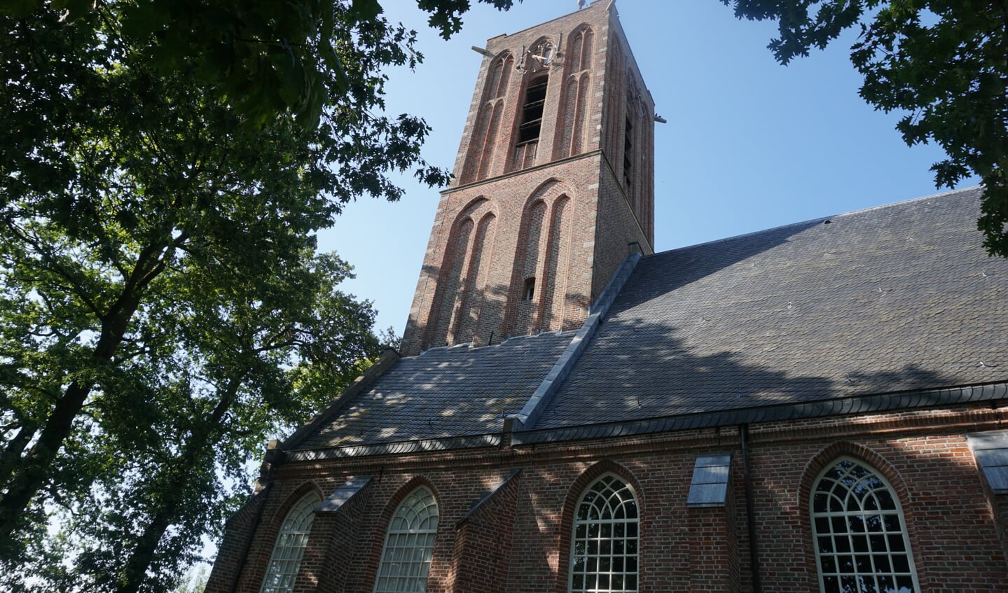 Het kerkgebouw van Hervormde Gemeente van Westbroek opende verwelkomde belangstellenden en passanten om het monumentale pand te bekijken, de rust in het eeuwenoude gebouw te ervaren of voor een stiltemoment. 