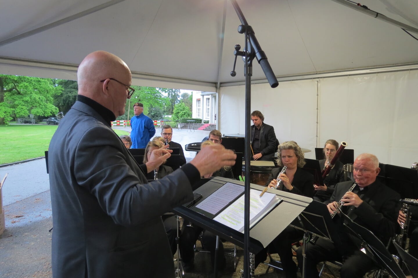 De KBH onder leiding van Peter van Dinther verzorgde de muzikale omlijsting.